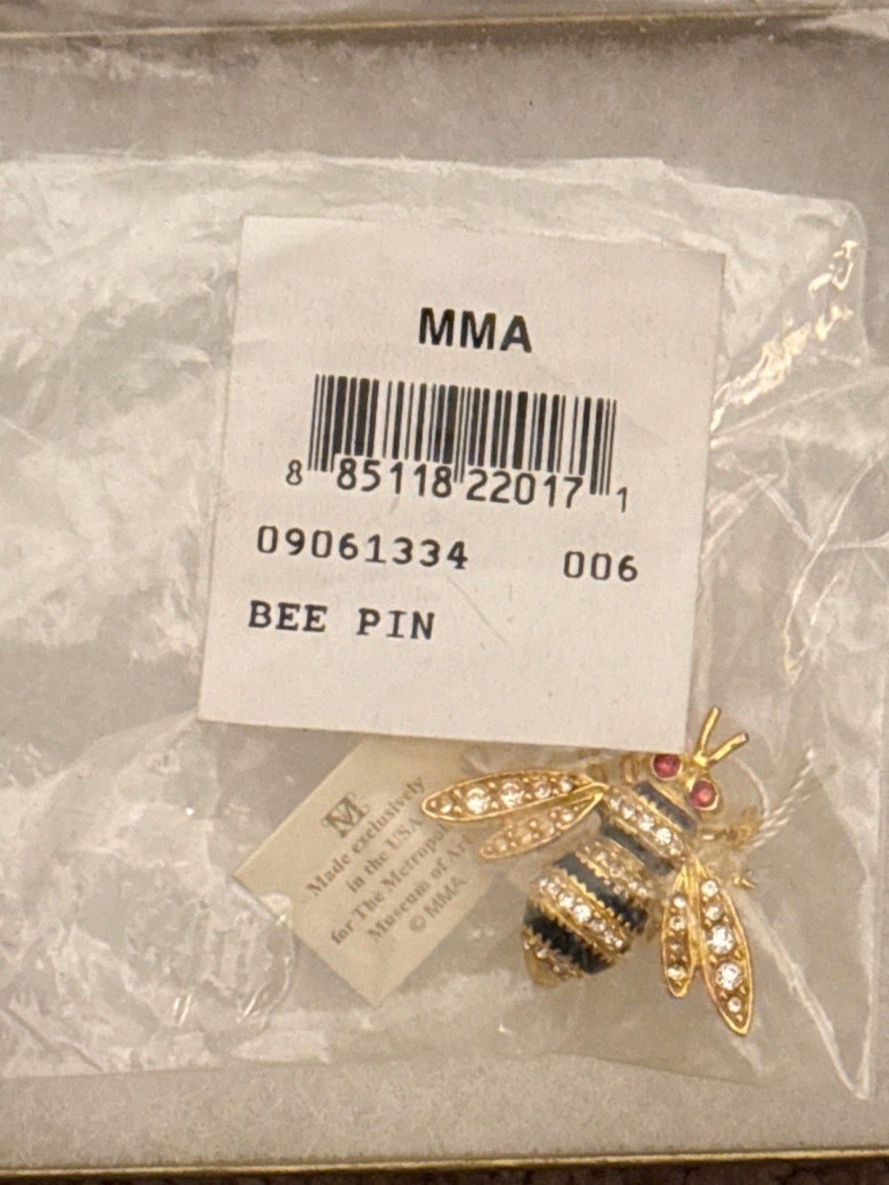 Museum of Art Bee Pin